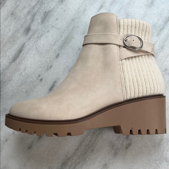 Soda Beige Ankle Boots with Knit Detail NWOT - Picture 6 of 8